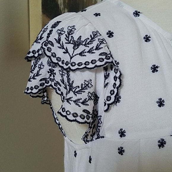 Dress - Picture 3 of 5